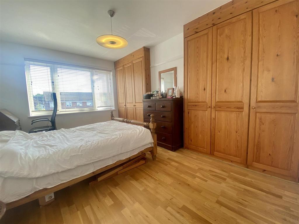 Forest Side, London 3 bed house to rent £2,600 pcm (£600 pw)