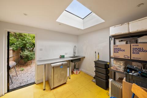 96 Deans Road, London, W7 3QB