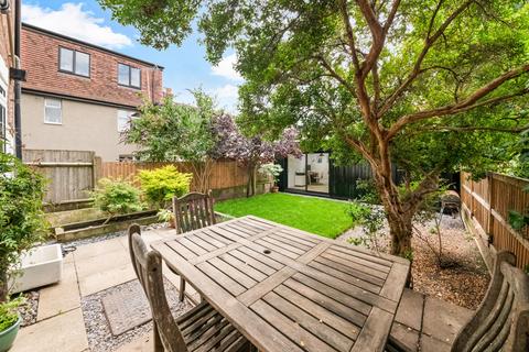 96 Deans Road, London, W7 3QB