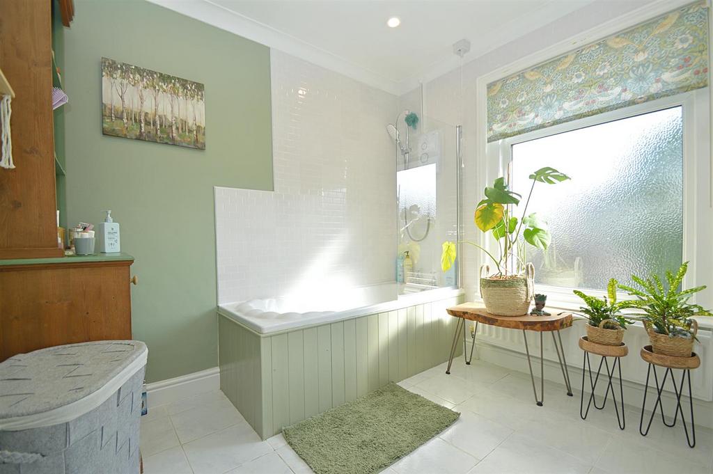 Resized Bathroom2.jpg