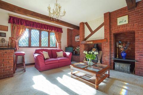 4 bedroom semi-detached house for sale, School Road, Snitterfield, Stratford-Upon-Avon