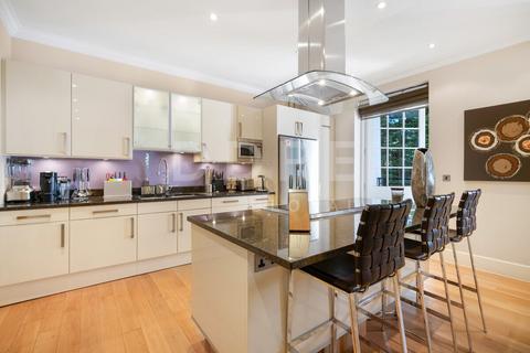 3 bedroom apartment for sale, Esher Park Avenue, Esher, KT10