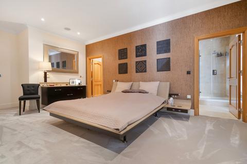 3 bedroom apartment for sale, Esher Park Avenue, Esher, KT10