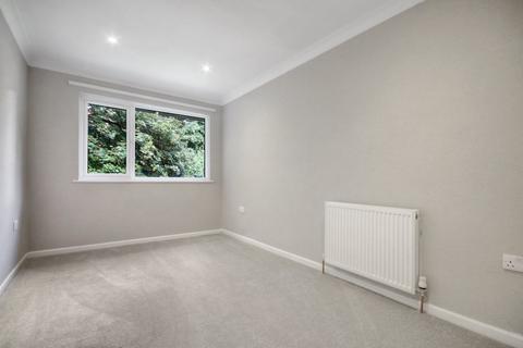 44 Fairfield Road, East Grinstead, RH19 4HB