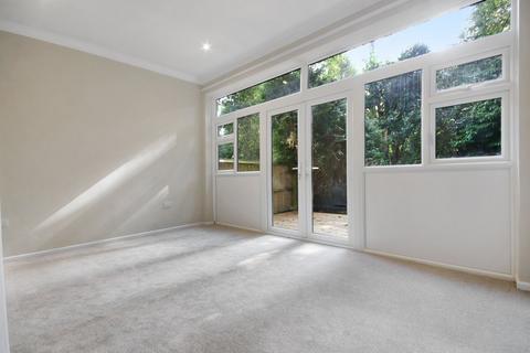 44 Fairfield Road, East Grinstead, RH19 4HB