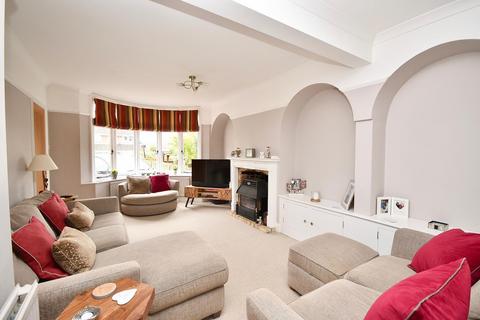 4 bedroom semi-detached house for sale, Mentmore Road, Linslade, LU7 2NZ