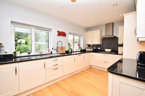 4 bedroom semi-detached house for sale, Mentmore Road, Linslade, LU7 2NZ