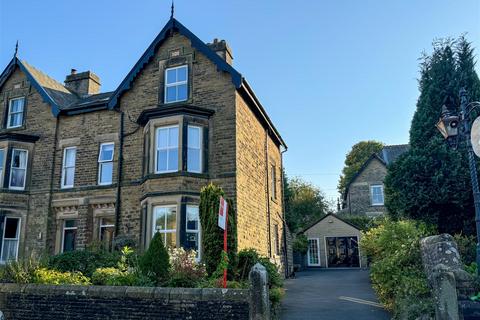 2 bedroom flat for sale, Compton Road, Buxton