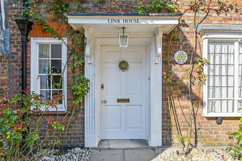 3 bedroom character property for sale, Mermaid Street, East Sussex TN31