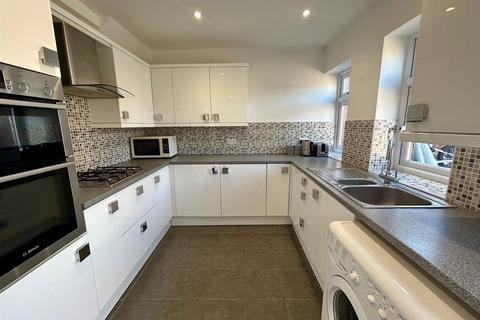 15 The Gladeway, Waltham Abbey, EN9 1LL