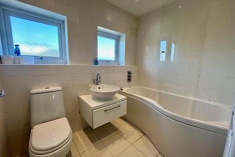15 The Gladeway, Waltham Abbey, EN9 1LL