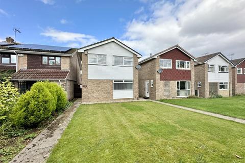 3 bedroom detached house for sale, Grebe Close, Abbeydale GL4