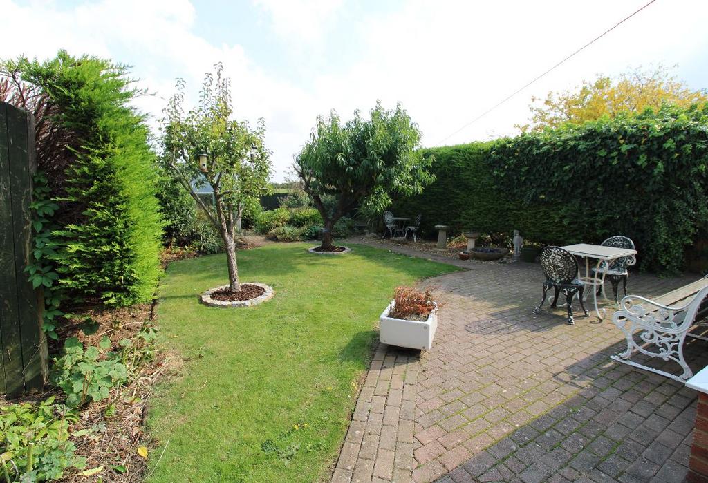 FULLWELL ROAD, BOZEAT 3 bed semidetached house for sale £355,000