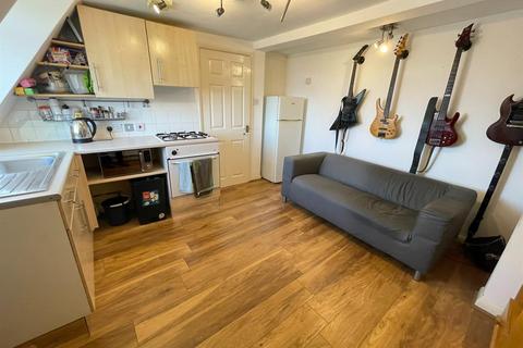 1 bedroom flat for sale, Sewardstone Road, Waltham Abbey