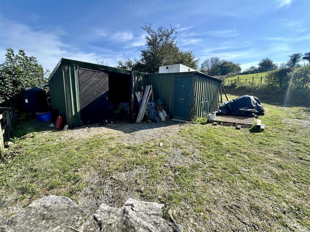 Hay Barn with adjoining workshop