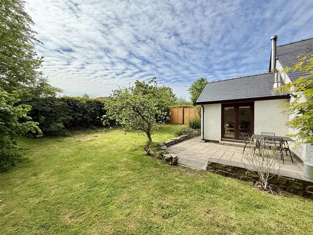 Gwelfryn Bach patio area