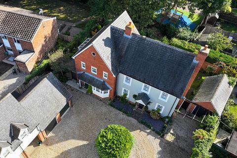 3 bedroom semi-detached house for sale, Cambridge Close, Ingatestone CM4