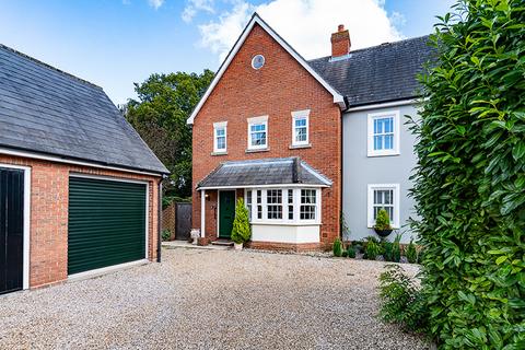 3 bedroom semi-detached house for sale, Cambridge Close, Ingatestone CM4