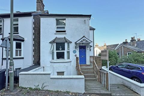 1 bedroom flat for sale, Mill Street, Redhill