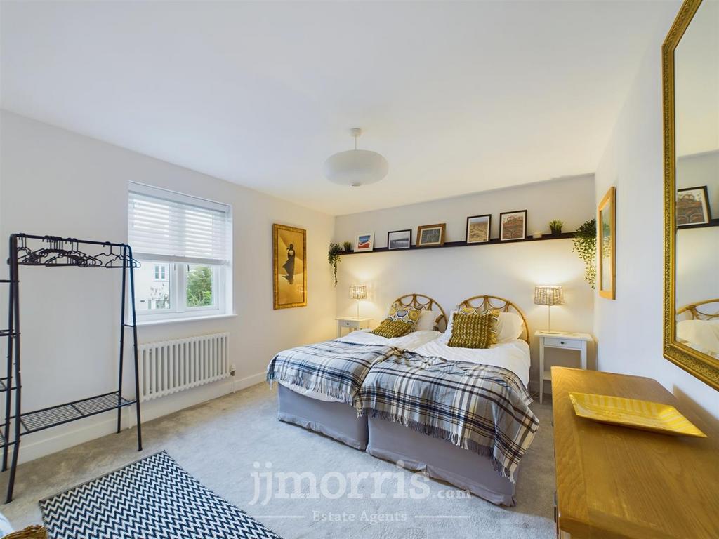 Bedroom 2 (Rear)