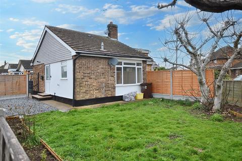 1 bedroom semi-detached bungalow for sale, Letzen Road, Canvey Island SS8