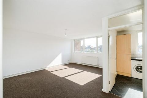 2 bedroom apartment for sale, Marlborough Road, Chingford