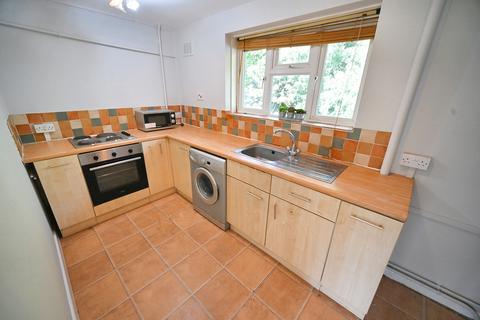 2 bedroom flat to rent, Woodhouse Road North, Wolverhampton WV6