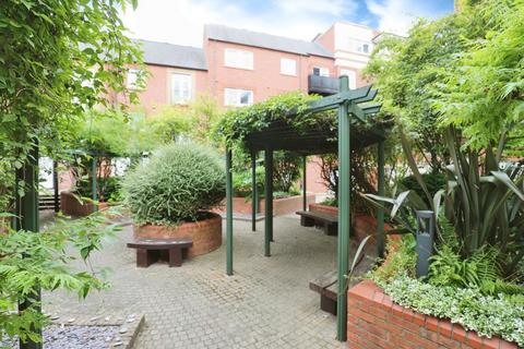 2 bedroom flat for sale, Trafalgar House, Piccadilly, York, YO1 9QP