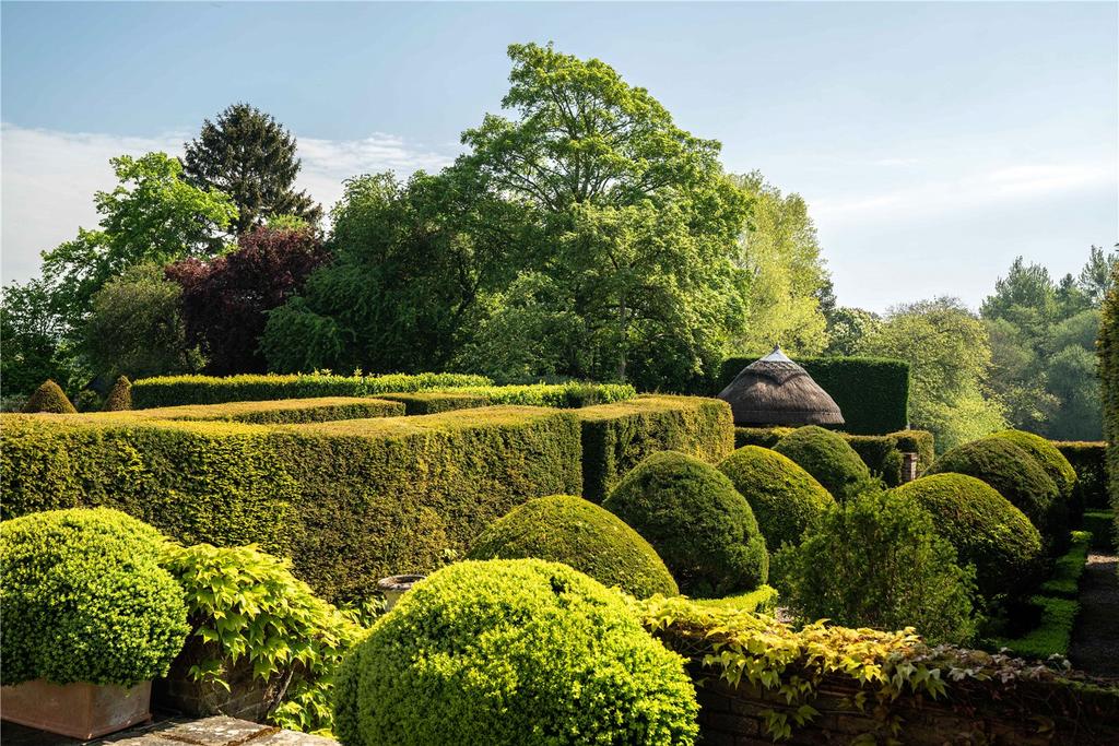 Topiary Hedging