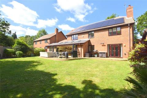 5 bedroom detached house to rent, Berrington Drive, East Horsley, Leatherhead, KT24