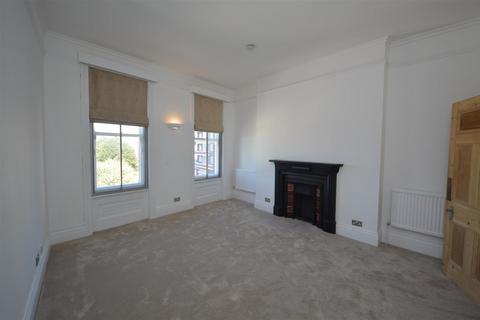 4 bedroom flat to rent, Goldhurst Mansions Goldhurst Terrace, NW6