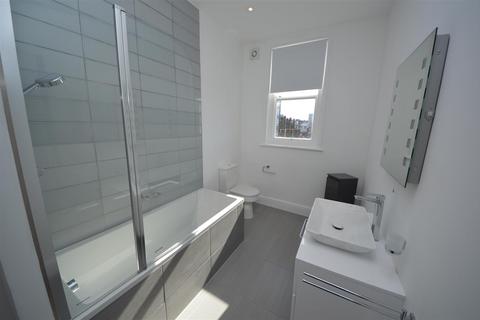 4 bedroom flat to rent, Goldhurst Mansions Goldhurst Terrace, NW6