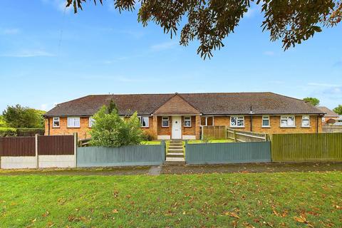 2 bedroom bungalow for sale, Forest Close, Princes Risborough HP27