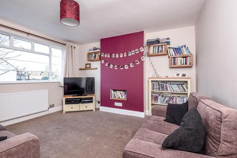 3 bedroom flat to rent, Campbell Road London W7