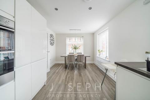 1 Chantry Park View, Sproughton, Ipswich, IP8 3FH