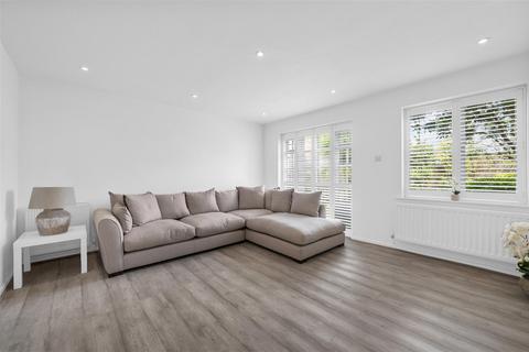 4 bedroom house for sale, Hadleigh Close, London