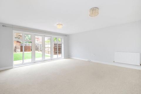 4 bedroom semi-detached house for sale, Bateson Drive, Watford WD25