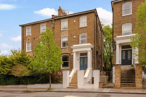 3 bedroom flat for sale, Highbury Hill, London, N5