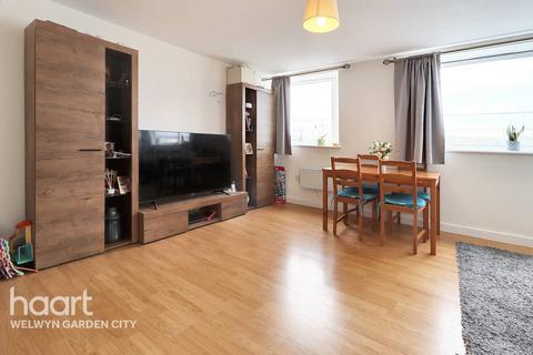 2 bedroom flat for sale, Town Centre, Hatfield