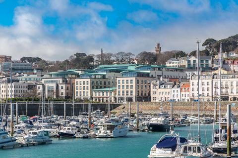 3 bedroom apartment for sale, Royal Terrace  Glategny Esplanade, St. Peter Port, Guernsey