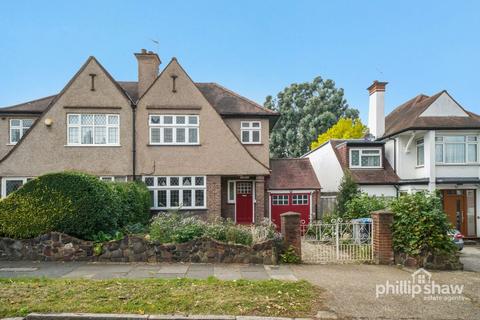 Lapstone Gardens, Harrow, HA3