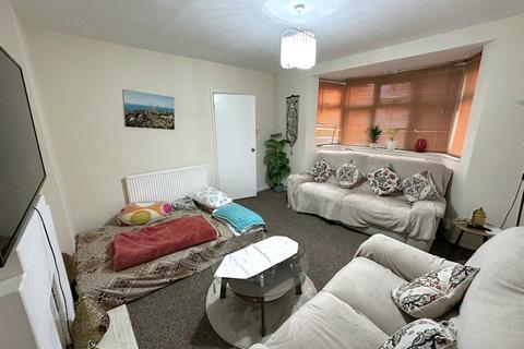 3 bedroom semi-detached house for sale, Chestnut Close, Hayes, Greater London, UB3