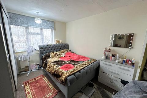 20 Chestnut Close, Hayes, UB3 1JF
