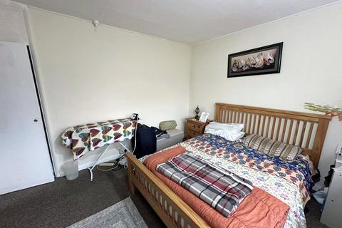 20 Chestnut Close, Hayes, UB3 1JF