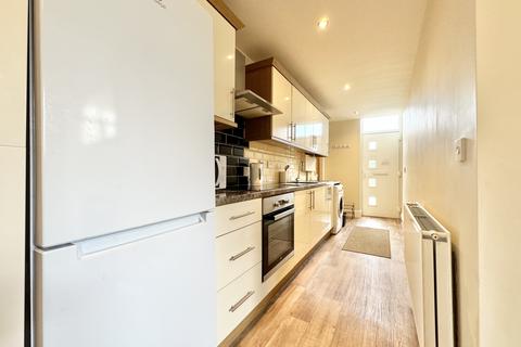 2 bedroom flat for sale, Horseshoe House, High Street, Brotherton