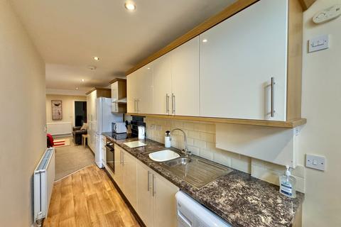 2 bedroom apartment for sale, High Street, WF11
