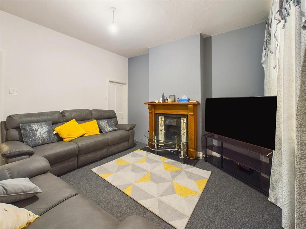 Westwood Road, Nottingham NG2 4 bed terraced house for sale £150,000