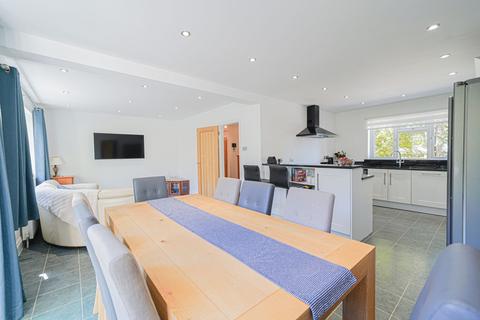 58 Avenue Road, Dorridge, Solihull, B93 8JZ