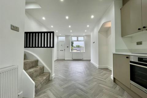 4 bedroom terraced house for sale, Hugill Street, Bradford BD13