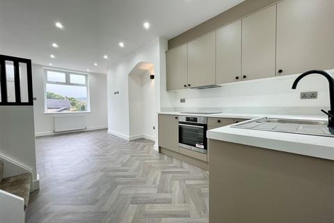 4 bedroom terraced house for sale, Hugill Street, Bradford BD13